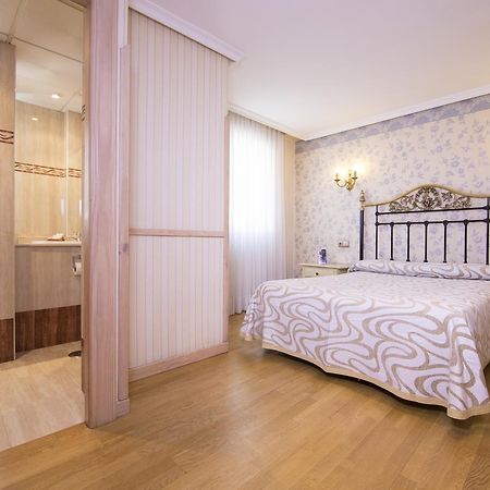 Hotel Julia Аранда-де-Дуэро Экстерьер фото