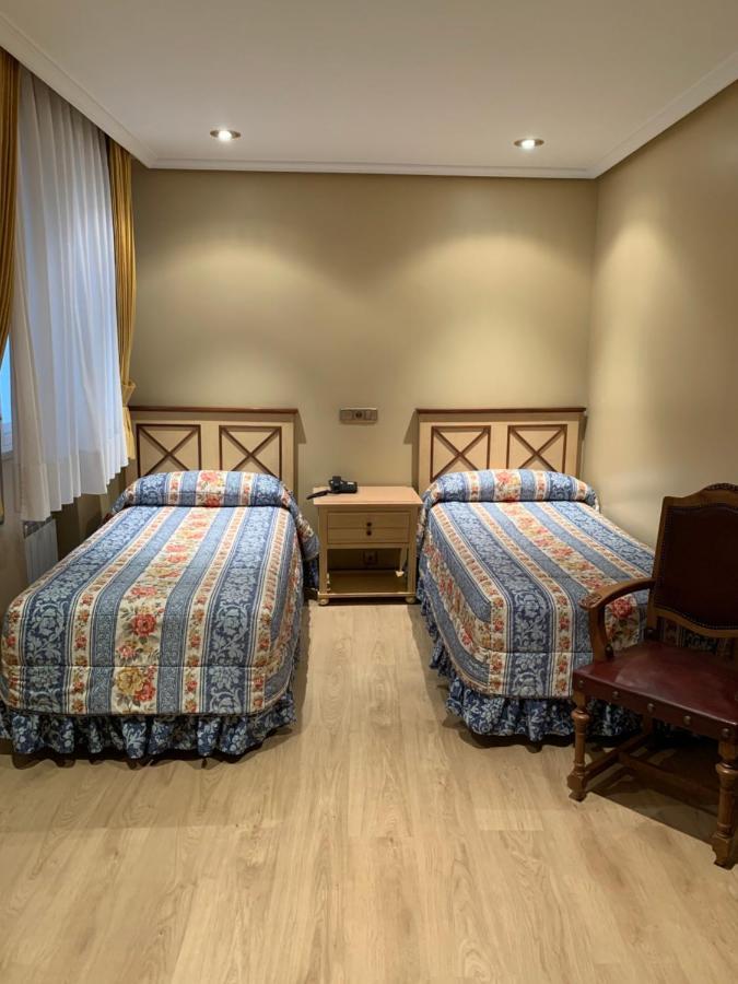 Hotel Julia Аранда-де-Дуэро Экстерьер фото