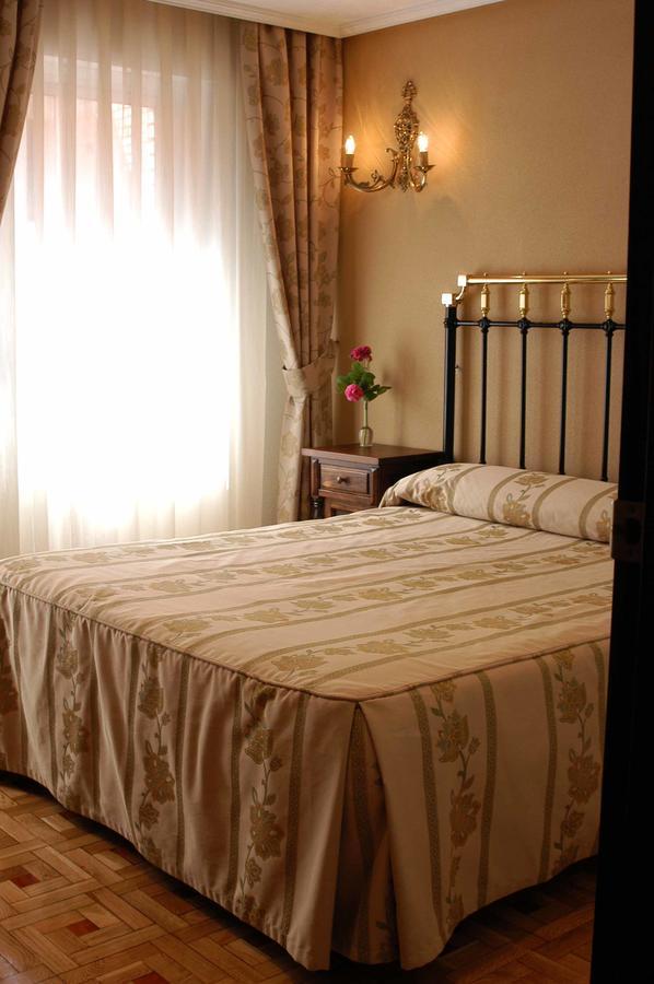 Hotel Julia Аранда-де-Дуэро Номер фото