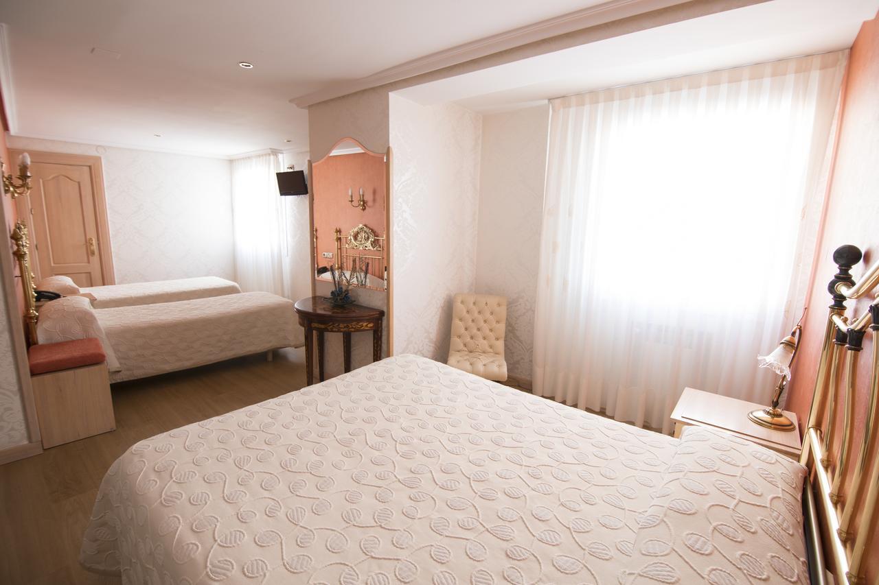 Hotel Julia Аранда-де-Дуэро Экстерьер фото